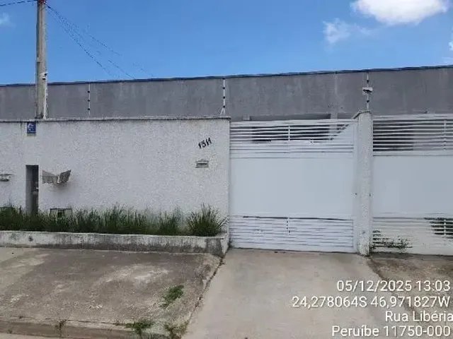 Imagem: A casa possui 3 Dormitórios, 2 Banheiros, 1 Vaga na