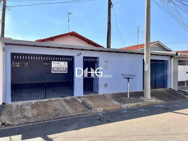 Imagem: A casa possui 2 Dormitórios, 1 Banheiro, 3 Vagas na