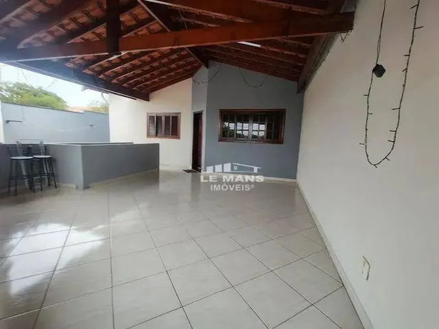 Imagem: Casa para Venda e Locação no Bairro Santo