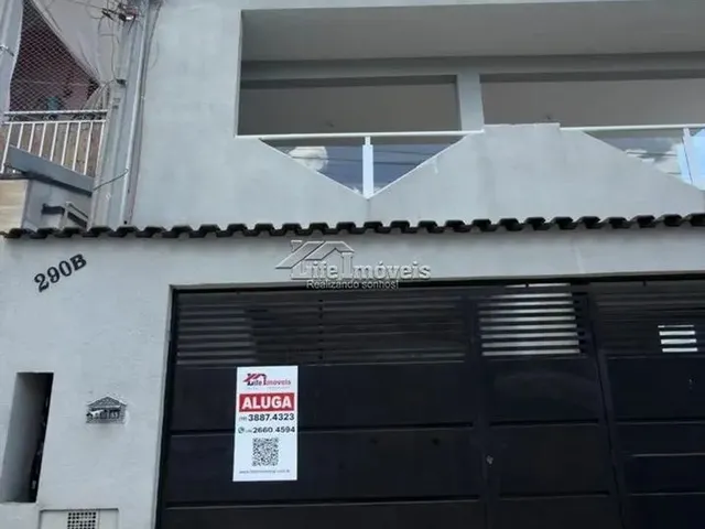 Imagem: A casa possui 3 Dormitórios, 1 Banheiro, 1 Vaga na