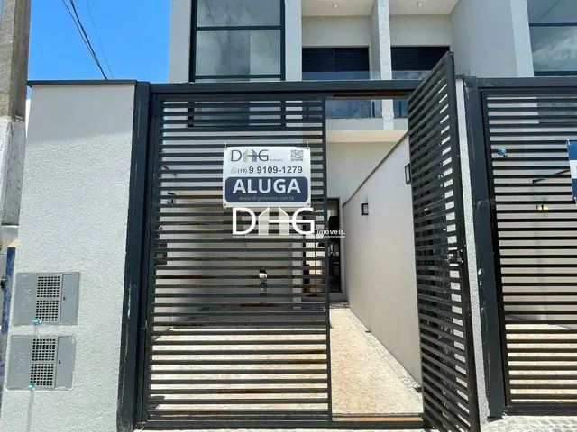 Imagem: A casa possui 3 Dormitórios, 1 Suíte, 2 Banheiros, 1 Vaga