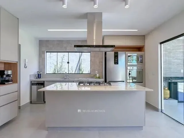 Imagem 4: Casa À Venda em Serra, Estância Monazítica, com 4 Quartos, com 235 M²