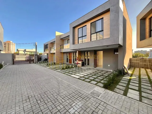 Imagem 1: Linda Casa em Morada de Laranjeiras! Triplex com 4 Quartos e Espaço Gourmet