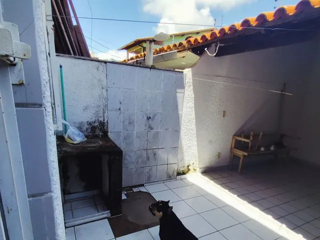 Imagem 10: Vendo Essa Casa a Menos de 300M da Praia!