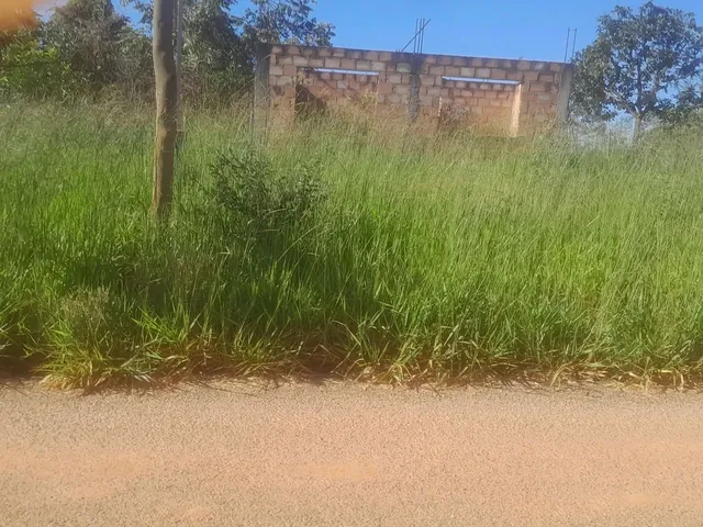 Imagem: Terreno com Construção Inacabada