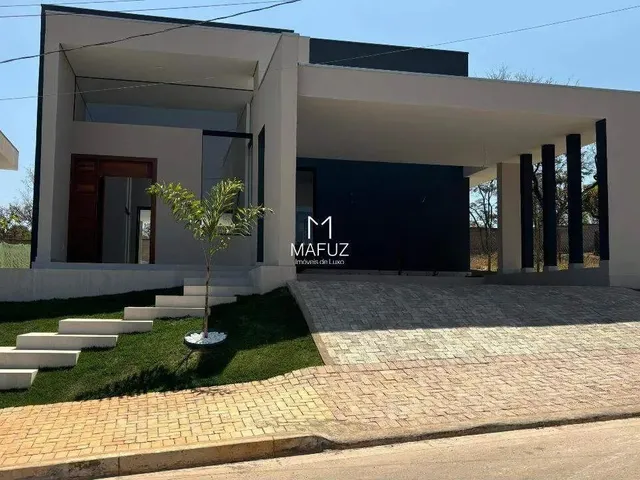 Imagem: Casa À Venda, 3 Quartos, 1 Suíte, 4 Vagas