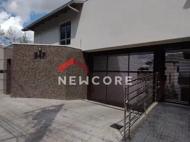Imagem: Casa de Condomínio em Rua Bernardo Monteiro