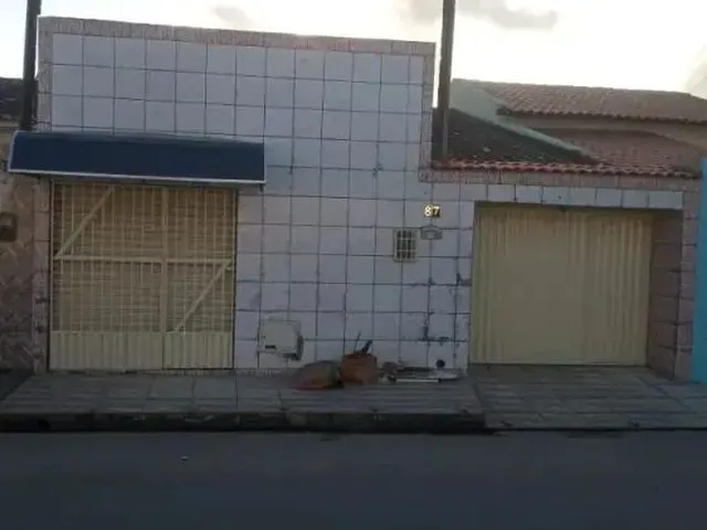 Imagem: Casa À Venda em Rua Pública