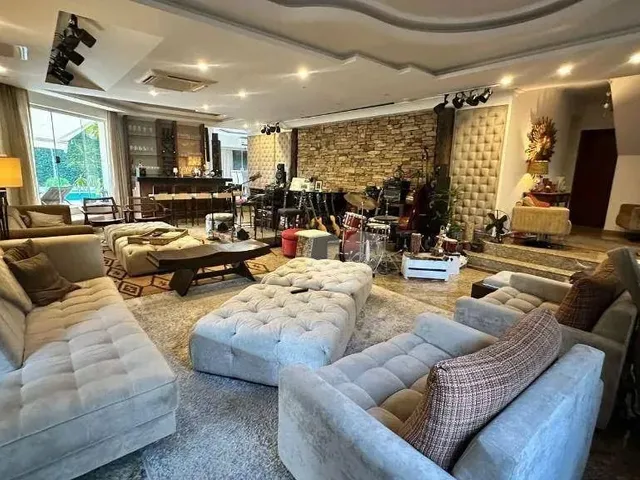 Imagem: Casa com 6 Dormitórios À Venda, 688 M²