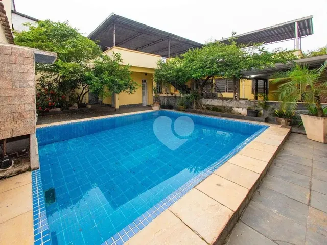Imagem: Casa com 4 Quartos a Venda, 347 M² por