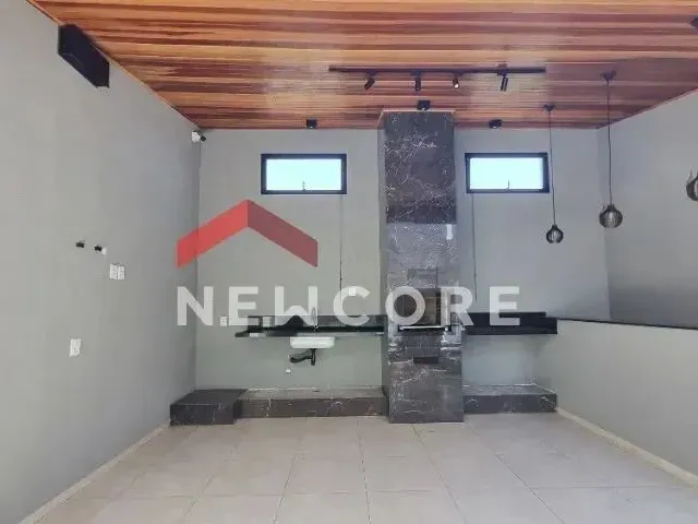 Imagem: A casa possui 3 Dormitórios, 1 Suíte, 4 Banheiros, 2