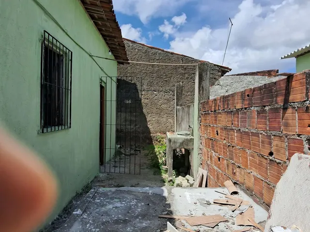 Imagem 13: Duas Casas Num Terreno de 25 de Comprimento Mais 10 de Larguras