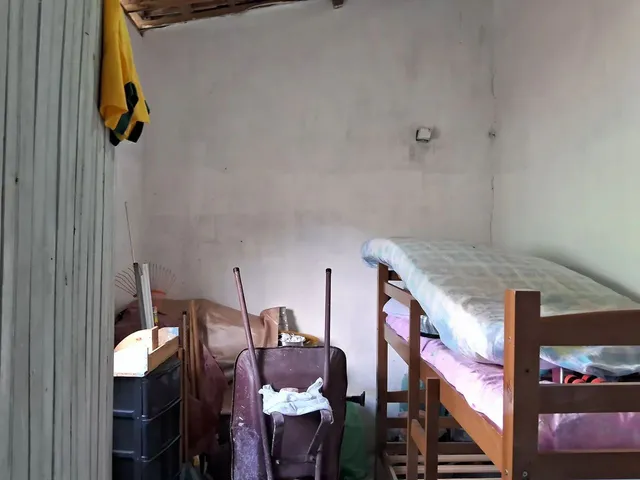 Imagem 15: Duas Casas Num Terreno de 25 de Comprimento Mais 10 de Larguras
