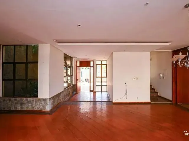 Imagem 2: Sobrado Comercial]