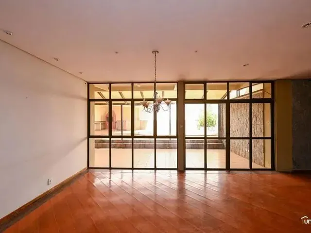 Imagem 15: Sobrado Comercial]