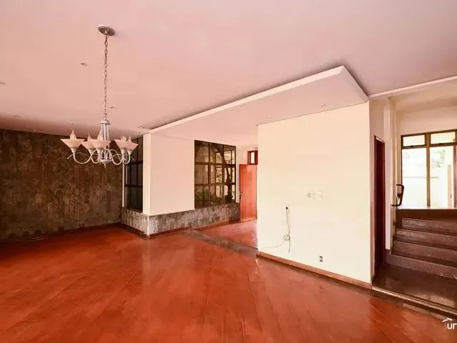 Imagem 9: Sobrado Comercial]
