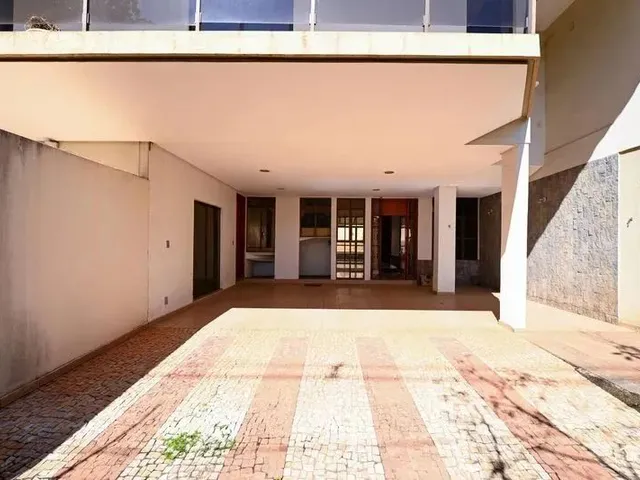 Imagem 3: Sobrado Comercial]