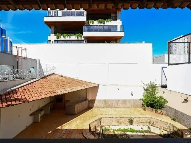 Imagem 8: Sobrado Comercial]