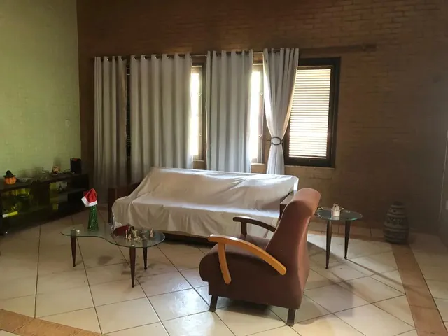 Imagem 2: Imóvel para Aluguel Possui 300 Metros Quadrados com 3 Quartos em Araçagy - São José
