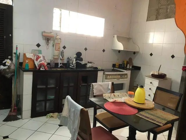 Imagem 14: Imóvel para Aluguel Possui 300 Metros Quadrados com 3 Quartos em Araçagy - São José
