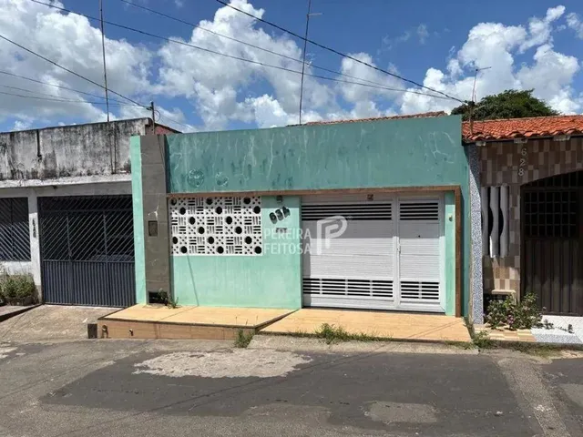 Imagem: Casa Espaçosa e Bela Vista do Mar