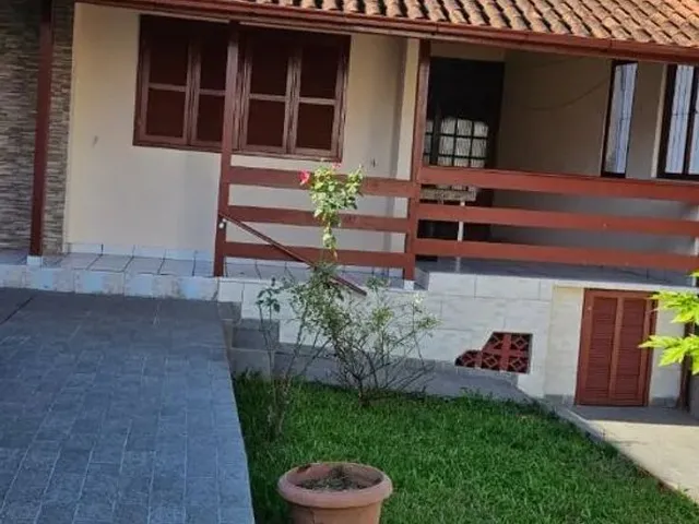Imagem 1: Casa Mobiliada na Trindade - 3 Quartos, 2 Banheiros &Amp;Amp; Vaga de Garagem