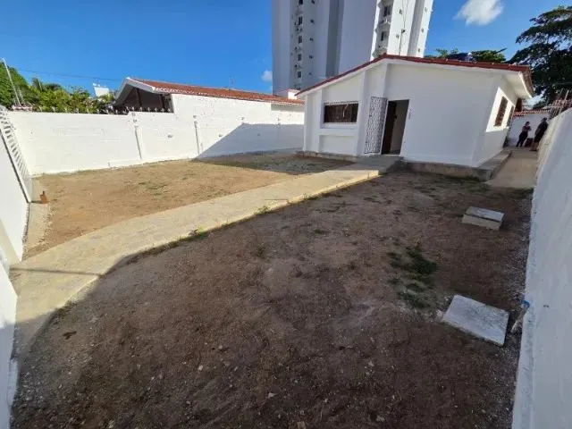Imagem 1: Casa para Alugar nos Bancários, Próximo as 3 Ruas! Excelente Localização