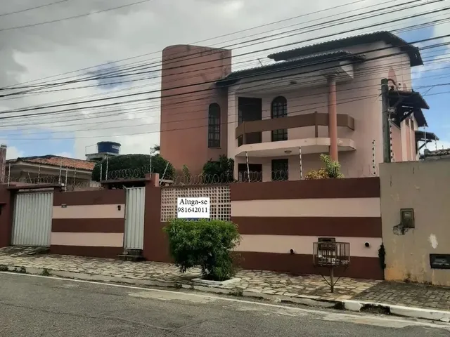 Imagem: Alugo Casa em Capim Macio em Ótima Localização