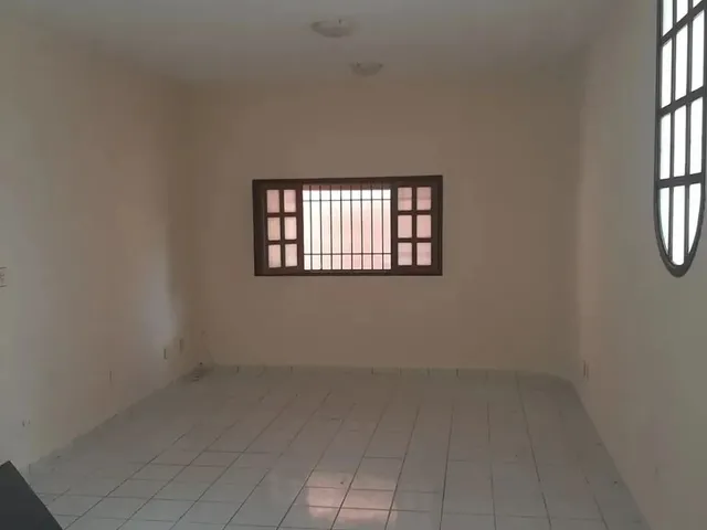 Imagem 2: Alugo Casa em Capim Macio em Ótima Localização