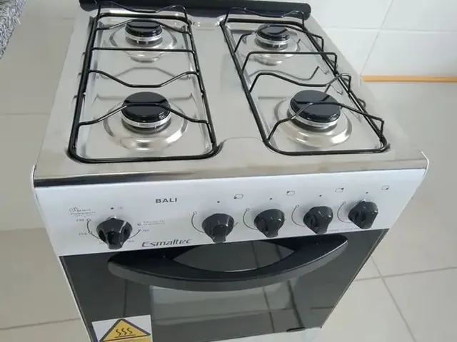 Imagem 2: Apart.,Semi-Mobiliado, Suíte,Varanda,Elevador,Gás, 2 Ar Splits,6°,Caução