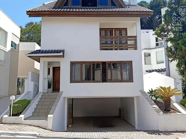 Imagem: Casa em Condomínio, 03 Quartos, 04 Vagas