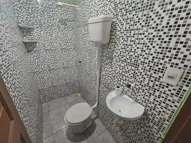 Imagem 2: Kitnete, 01 Sala, 01 Banheiro, 01 Quarto, Alacid Nunes Nº 214, Tenoné, Fundos