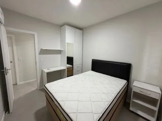 Imagem 16: Aluguel Mobiliado. Condom. Cidade Cristal. 78 M². Edifício Ilha de Andros. Val-De-Cães