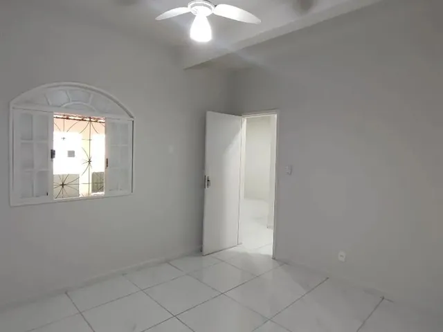 Imagem 4: Alugo Casa com 3 Quartos e Garagem