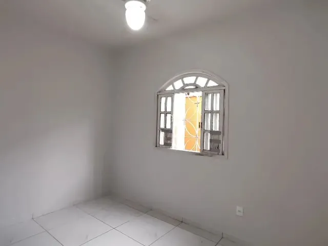 Imagem 7: Alugo Casa com 3 Quartos e Garagem