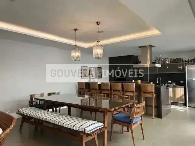 Imagem: Casa com 4 Dormitórios, 4 Suítes, 590