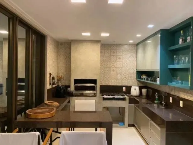 Imagem 8: Imóvel para Aluguel com 330 Metros Quadrados com 4 Quartos em Jacuhy - Serra - Es