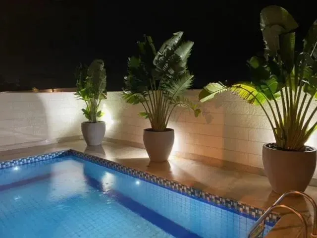 Imagem 4: Imóvel para Aluguel com 330 Metros Quadrados com 4 Quartos em Jacuhy - Serra - Es