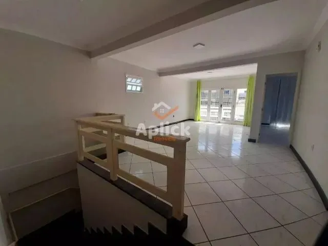 Imagem: Casa com 3 Dormitórios para Alugar, 140