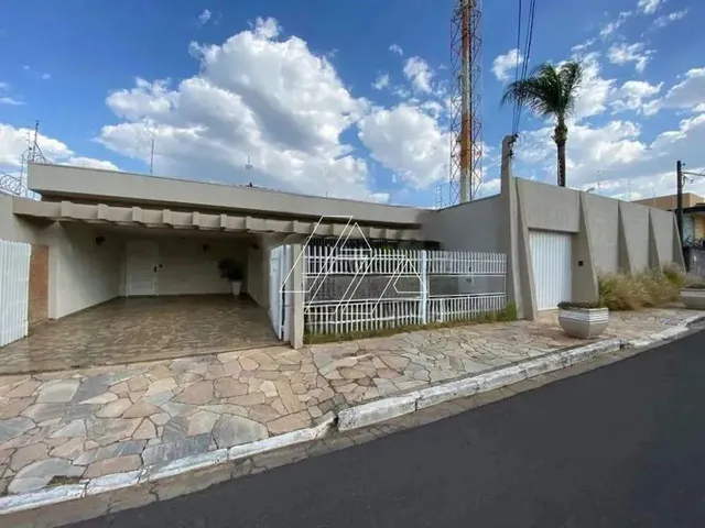 Imagem: Casa com 4 Suítes, 8 Banheiros e 7 Vagas