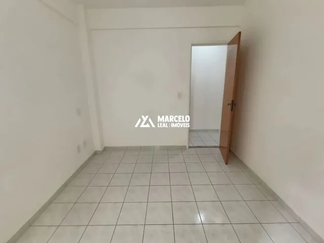 Imagem 14: Alugo Apartamento com 2 Quartos Sendo 1 Suite, Cozinha Ampla com Armários Planej