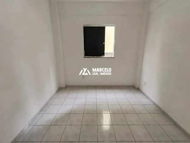 Imagem 6: Alugo Apartamento com 2 Quartos Sendo 1 Suite, Cozinha Ampla com Armários Planej