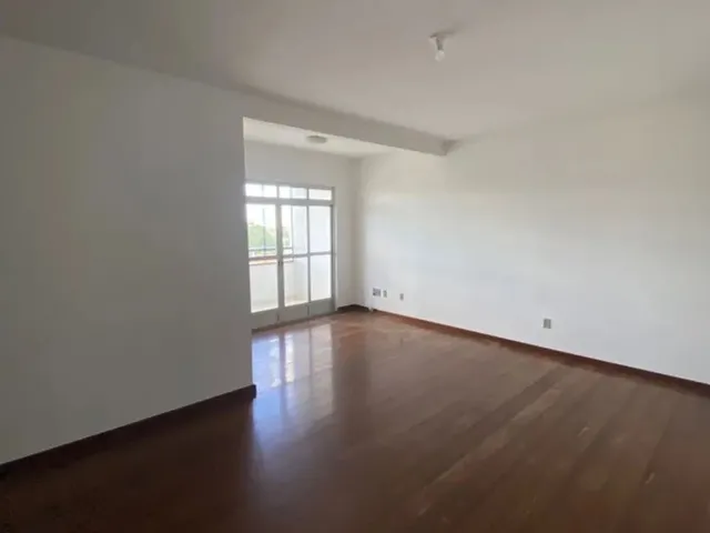 Imagem 2: Alugo Apartamento 136M2, 3 Quartos, Sendo 1 Suíte, na Av. Erathostenes Menezes, Candeias