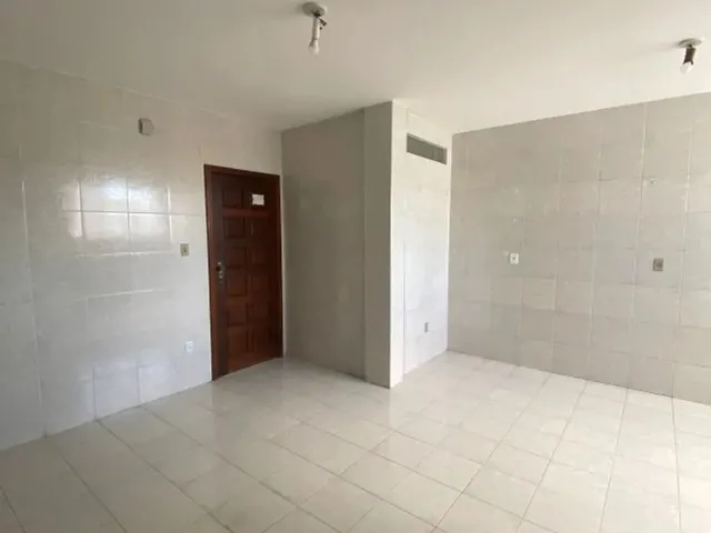 Imagem 3: Alugo Apartamento 136M2, 3 Quartos, Sendo 1 Suíte, na Av. Erathostenes Menezes, Candeias
