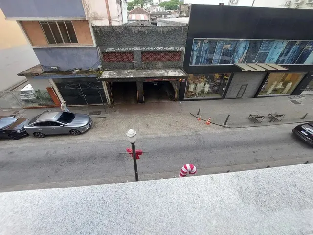 Imagem 2: Apto Centro, Frente, Amplo, Reformadíssimo, Rua 16 de Março, Excelente Preço