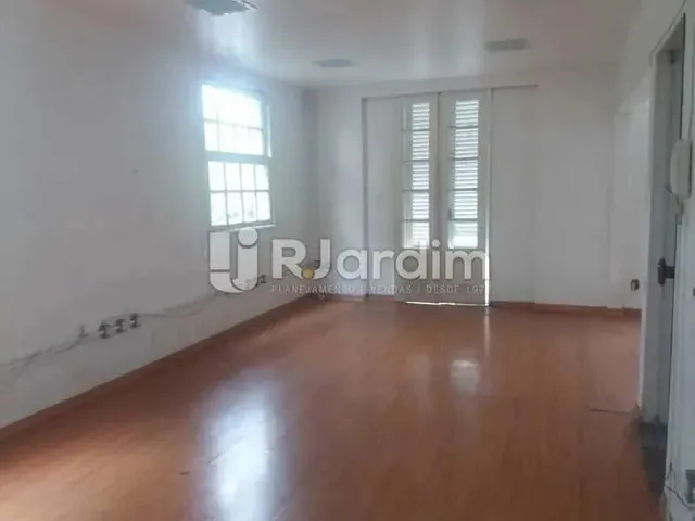 Imagem: Casa com 5 Quartos À Venda, 276M² - Jardim