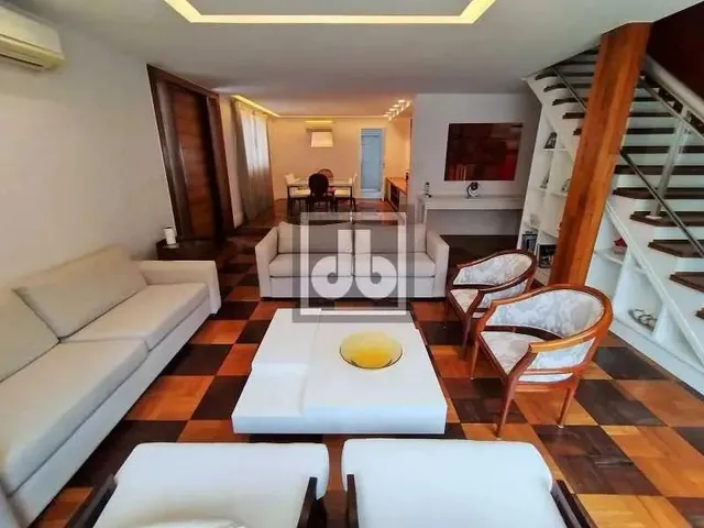 Imagem: Casa de Rua Duplex / Residencial / Gávea