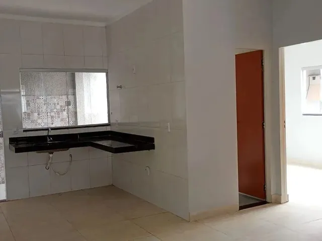Imagem 2: Casa 2 Qts, Sendo 1 Suíte, Área Gourmet e Garagem Coberta Localizada no Setor Ponta