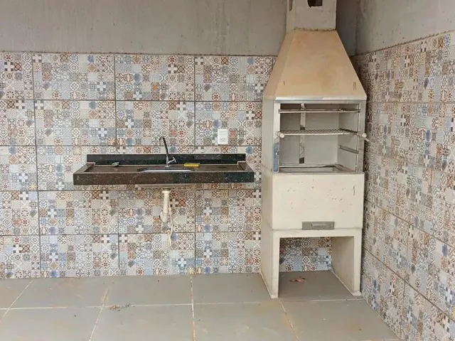 Imagem 6: Casa 2 Qts, Sendo 1 Suíte, Área Gourmet e Garagem Coberta Localizada no Setor Ponta