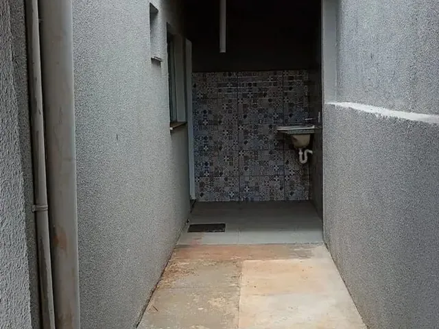 Imagem 3: Casa 2 Qts, Sendo 1 Suíte, Área Gourmet e Garagem Coberta Localizada no Setor Ponta